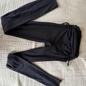 black lululemon scrunch side
leggings